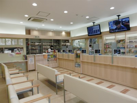 ドイ薬局 アネックス　内観